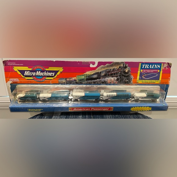 Vintage Micro Machines American Passenger Train Set - Picture 2 of 8
